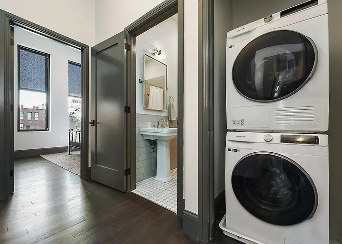 Remodeled 2br Downtown Near Acrisure Stadium Pittsburgh
