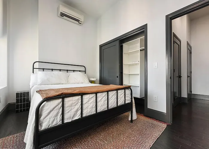 Remodeled 2br Downtown Near Acrisure Stadium
