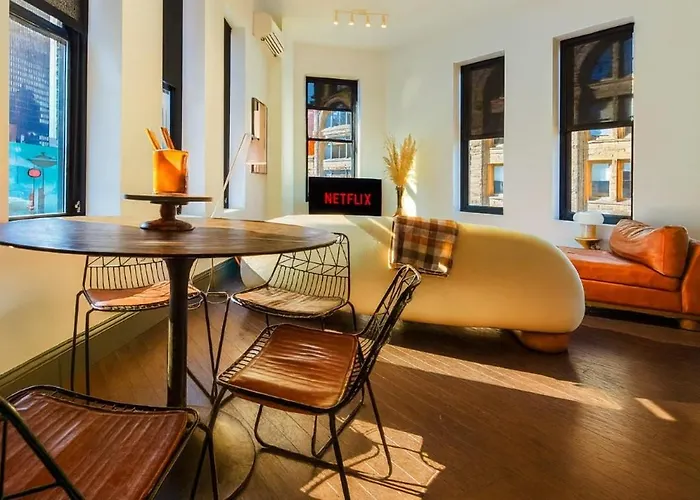Apartment Remodeled 2br Downtown Near Acrisure Stadium *
