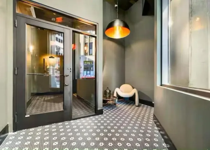 Remodeled 2br Downtown Near Acrisure Stadium